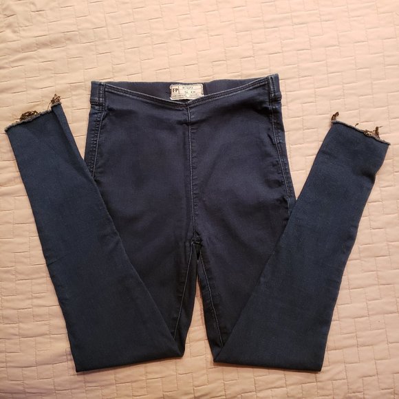 Free People Pull on Skinny Jeans Frayed Raw Hem - Picture 7 of 13